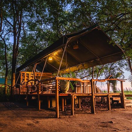 Askiesbos - Samochima Bush Camp Shakawe Luaran gambar