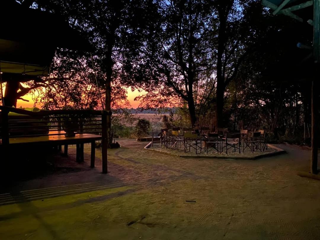 Askiesbos - Samochima Bush Camp Shakawe Luaran gambar